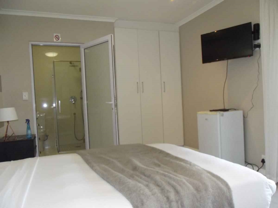 11 Bedroom Property for Sale in Bloubergrant Western Cape